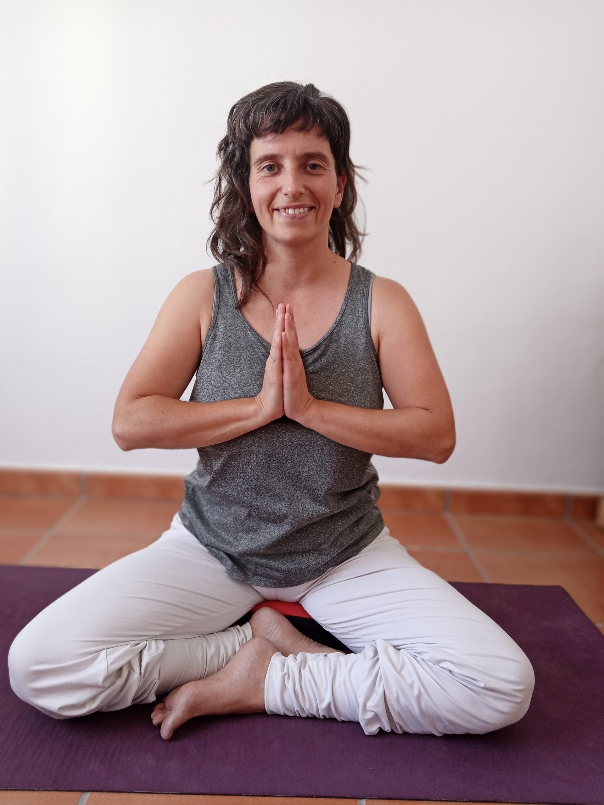 Lilian Girones Botella, tu profesora de yoga kundalini y yoga en silla